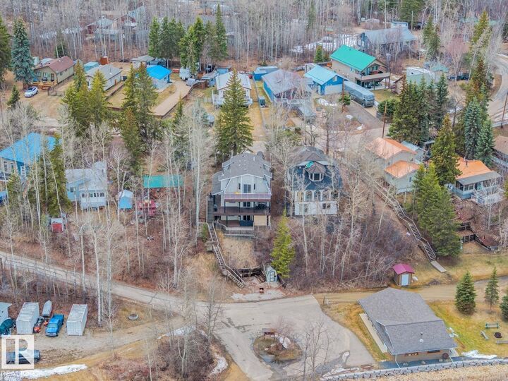Property Photo:  14 Spruce Road  AB T0E 0X0 