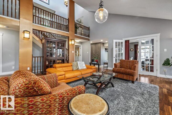 Photo de la propriété:  6003 176 Street NW  AB T6M 1H3 