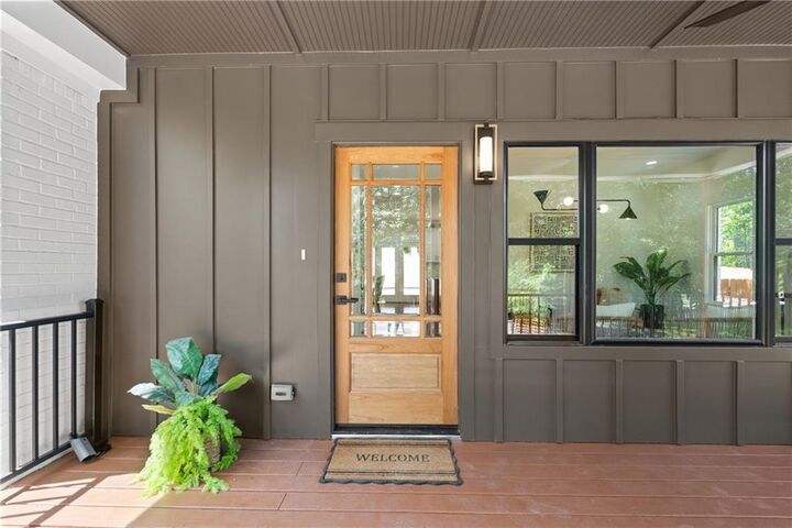 Property Photo:  25 Candler Road SE  GA 30317 