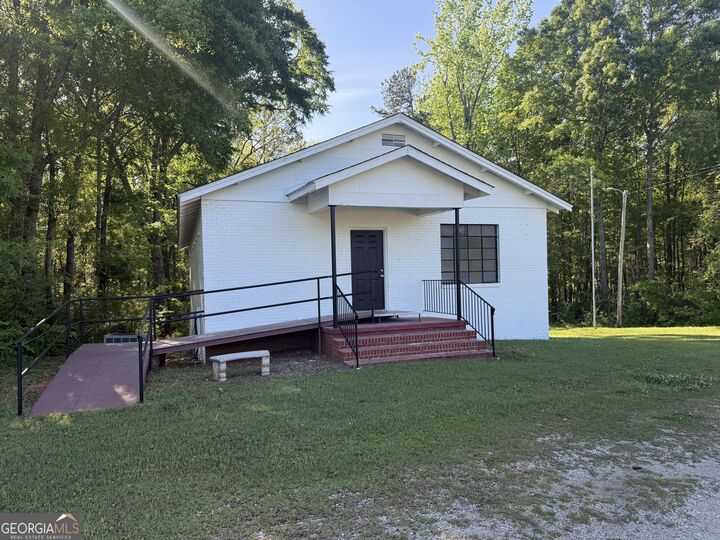 Property Photo:  5047 West Point Road  GA 30240 