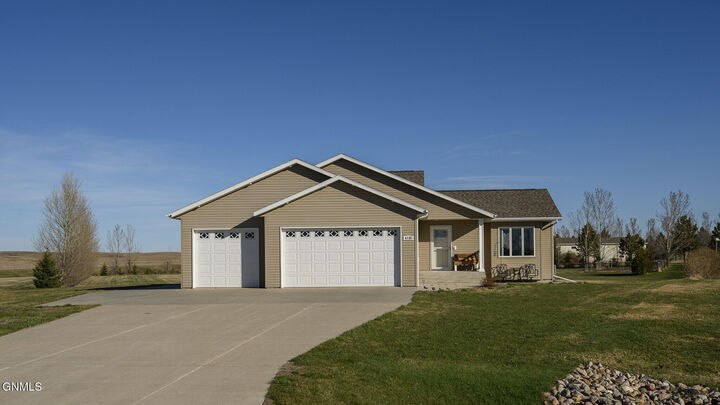 Property Photo:  6735 Sarah Point  ND 58504 