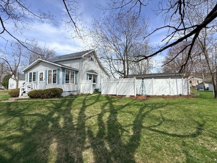 Property Photo:  311 Pier St  WI 54452 