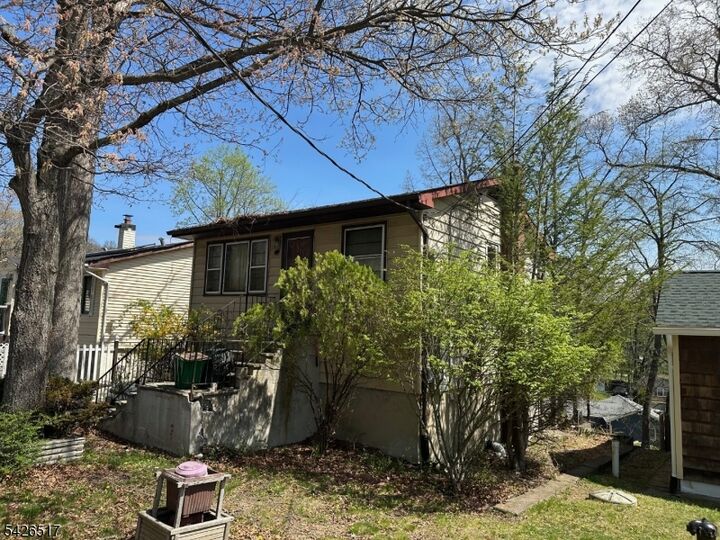 Property Photo:  231 Elmira Trl  NJ 07843 