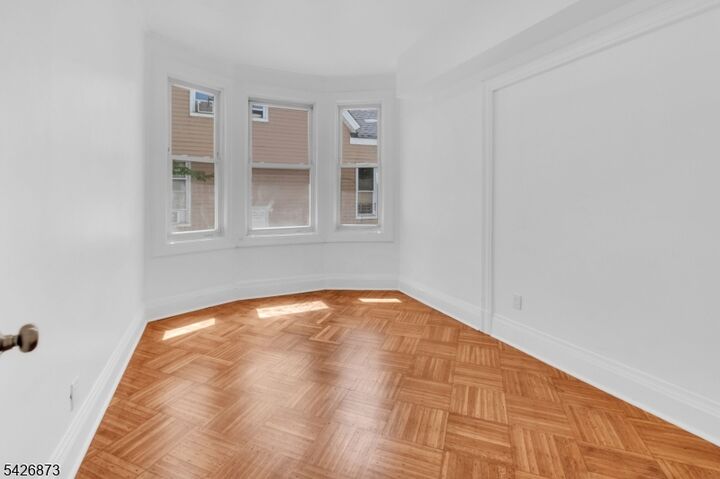 Property Photo:  44 Farley Ave 1  NJ 07108 