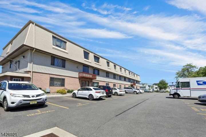 Property Photo:  846 Riverside Ave 202  NJ 07071 
