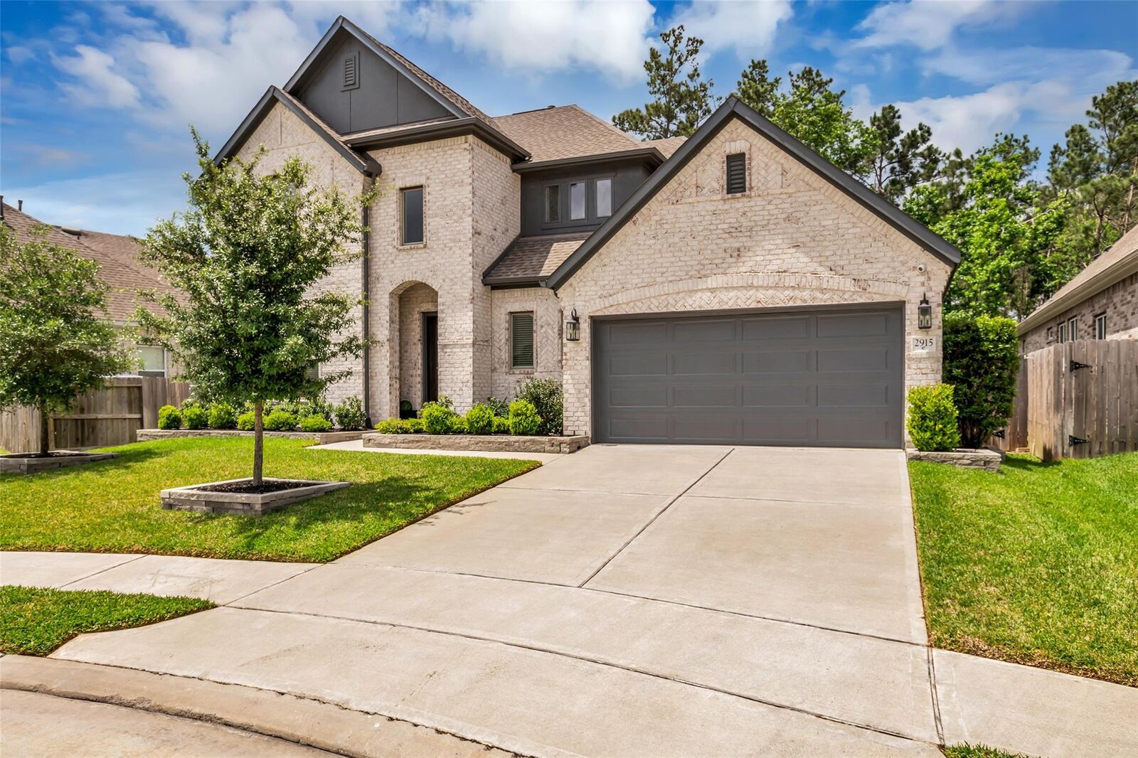 Property Photo:  2915 Oakcrest Meadow Court  TX 77386 