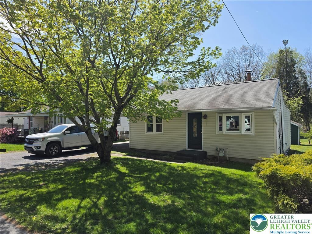Property Photo:  218 Lehigh Street  PA 18088 