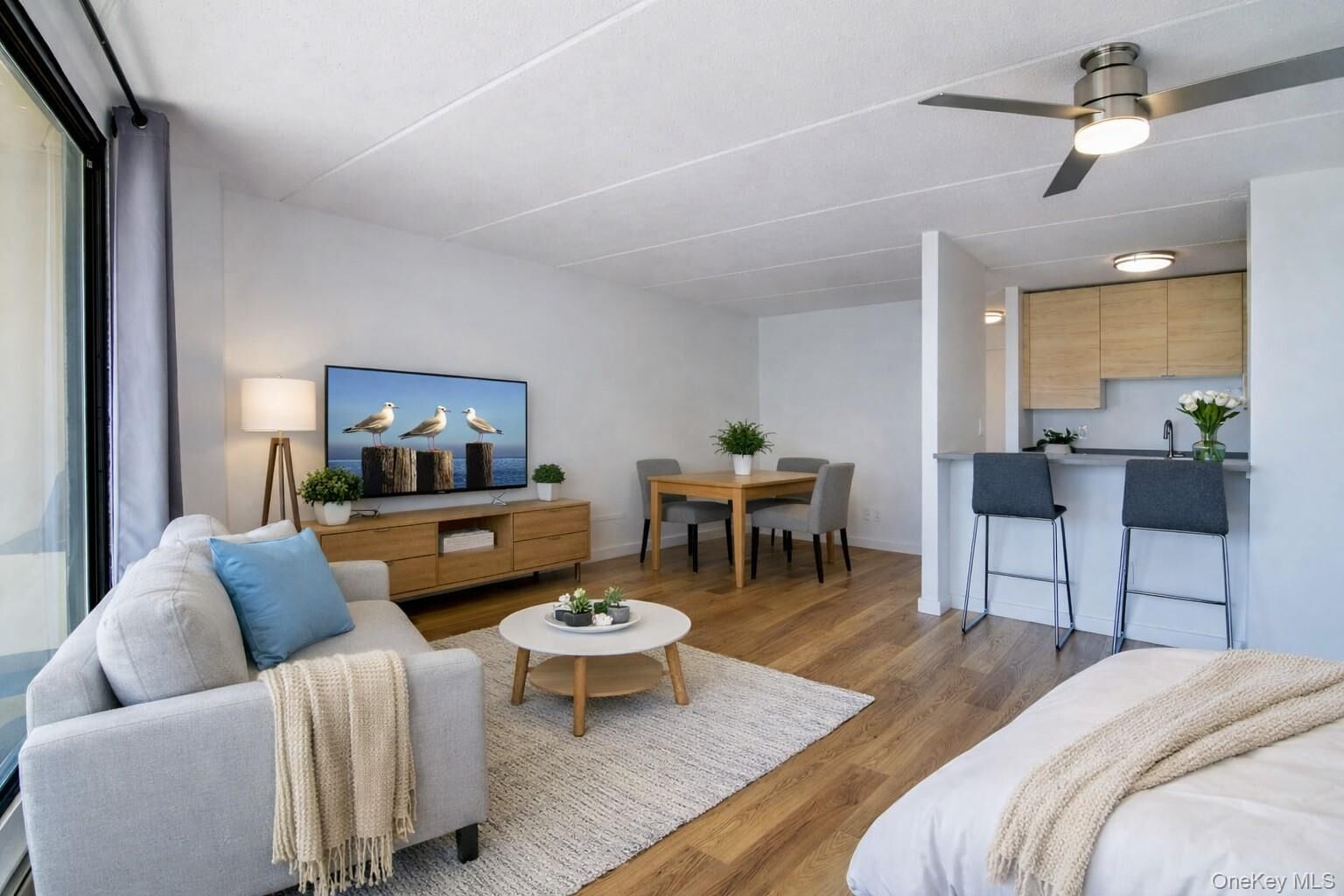 Property Photo:  1155 Warburton Avenue 4L  NY 10701 