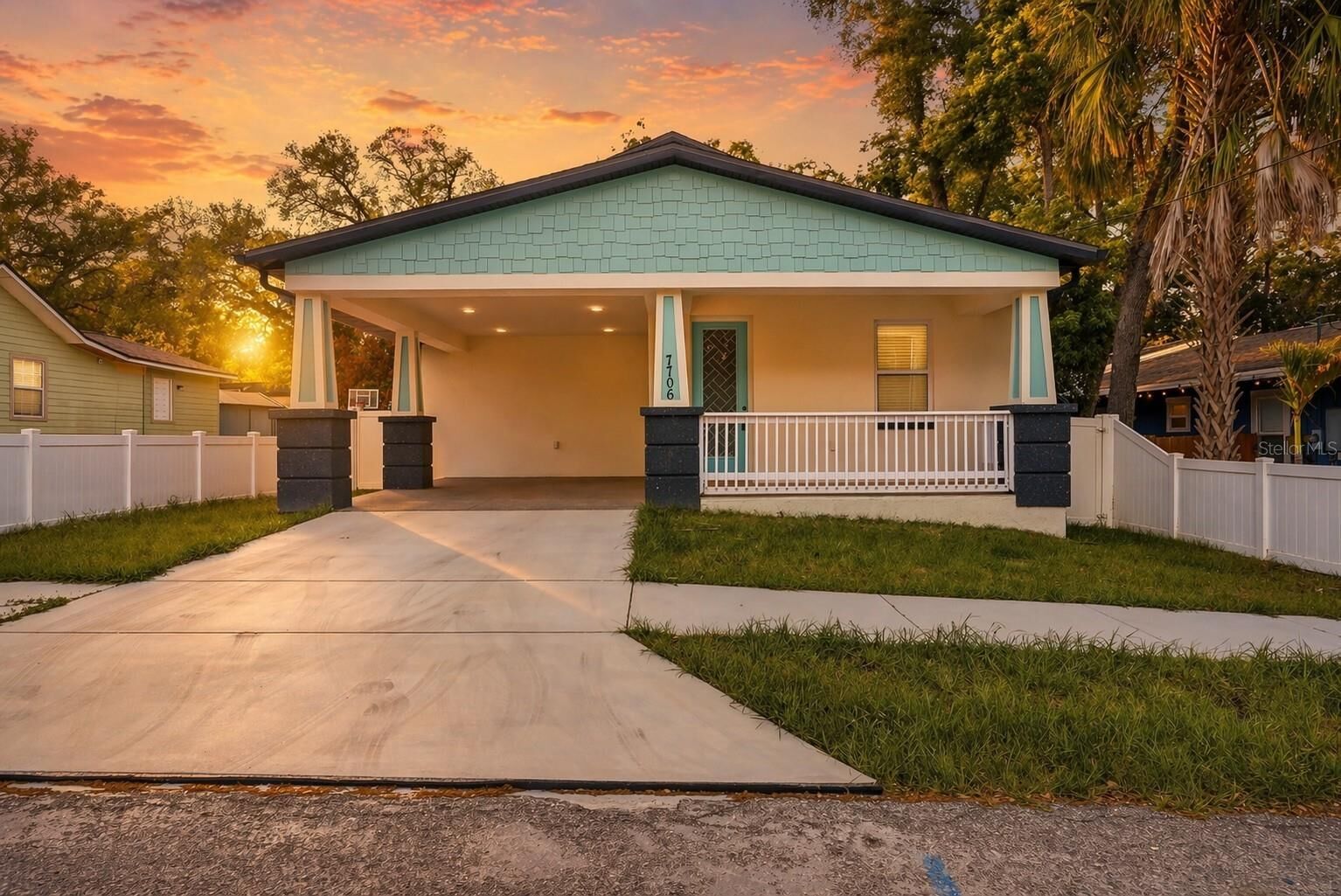 Property Photo: 7706 N Arden Avenue FL 33604