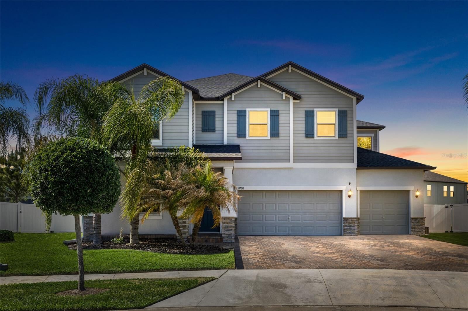 Property Photo:  13208 Satin Lily Drive  FL 33579 