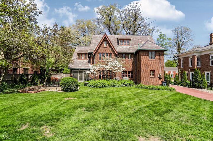 Property Photo:  403 E Wabash Avenue  IN 47933 