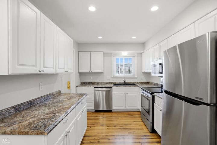 Property Photo:  4 Druid Hill Court  IN 46032 