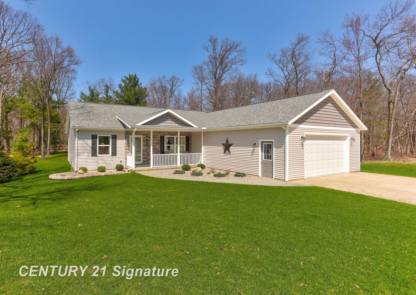 Property Photo:  5728 Tipperary Drive  MI 48725 