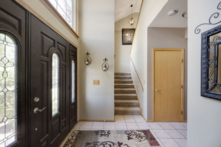 Property Photo: 8 Elizabeth Court IL 60156