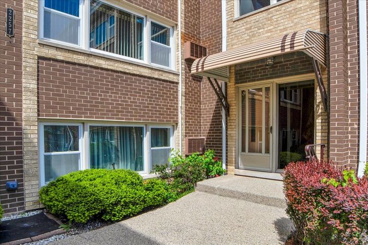 Property Photo:  2257 Des Plaines Avenue 1ne  IL 60546 