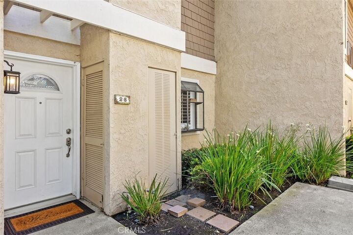 Property Photo: 26 Lakepines CA 92620