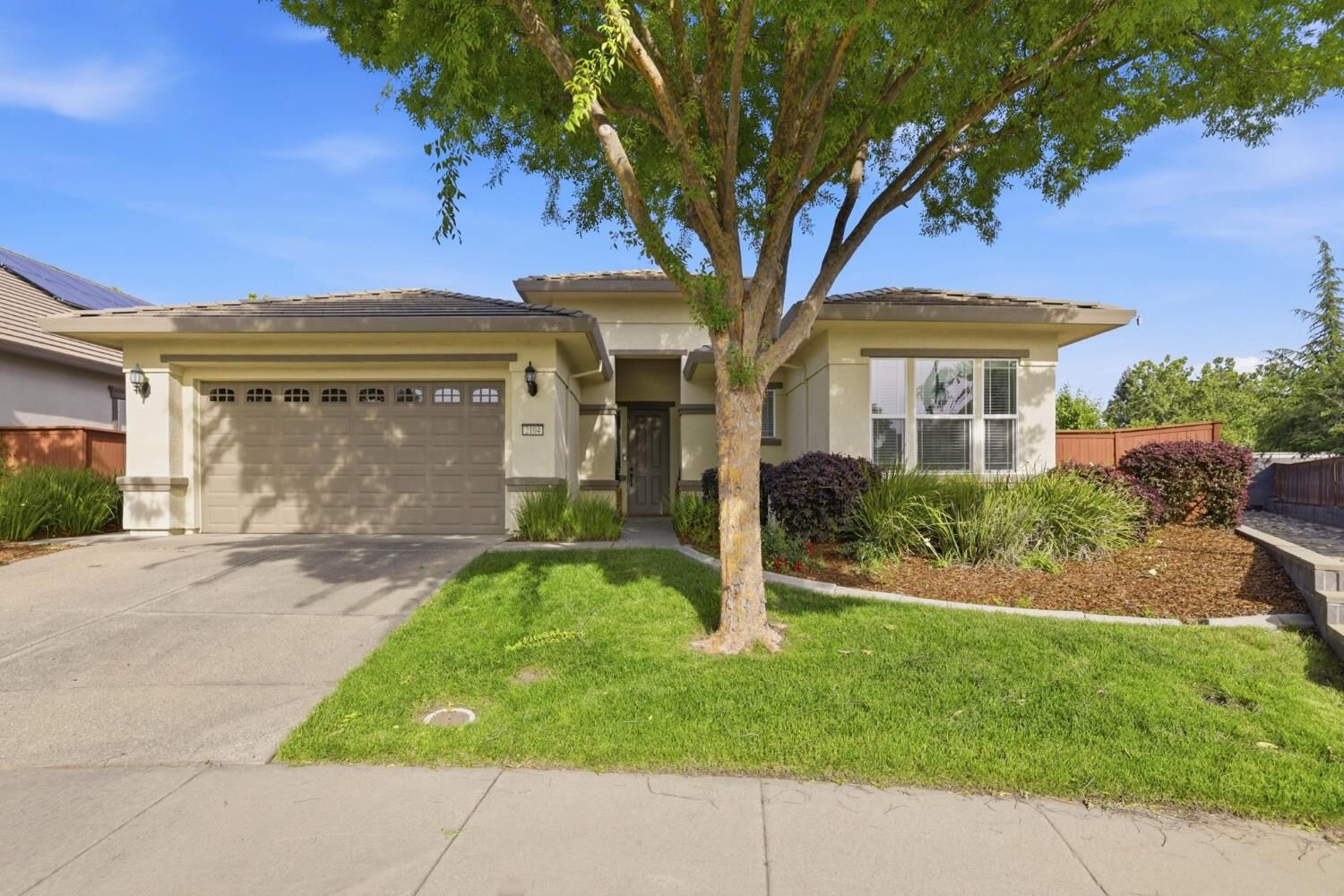 Property Photo: 2104 Appersett Loop CA 95747