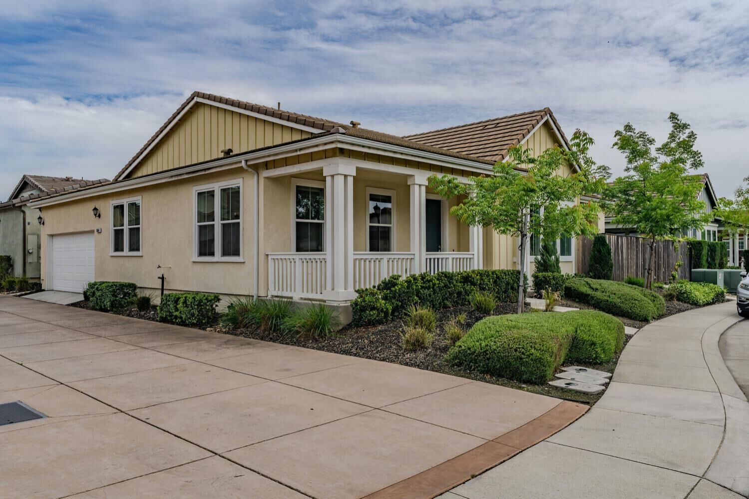 Property Photo:  2584 Lombardy Court  CA 95242 