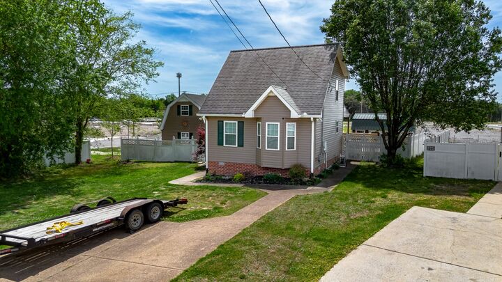 Property Photo:  200 Westlynn Dr  TN 37087 