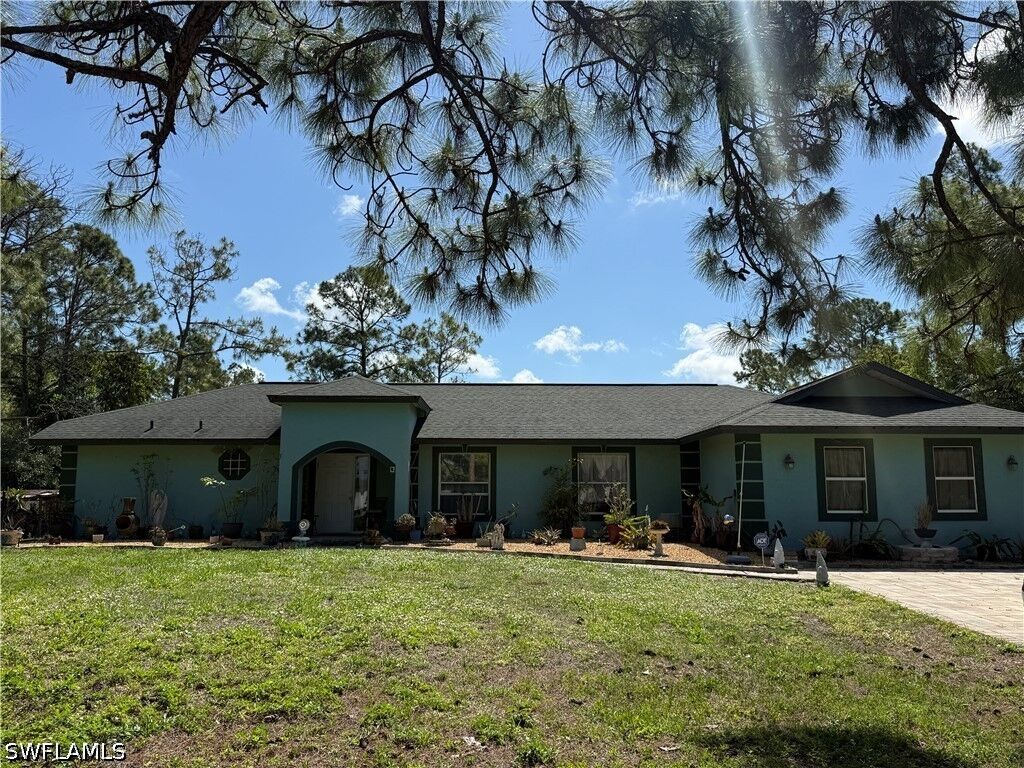 Property Photo:  790 12th Street SE  FL 34117 