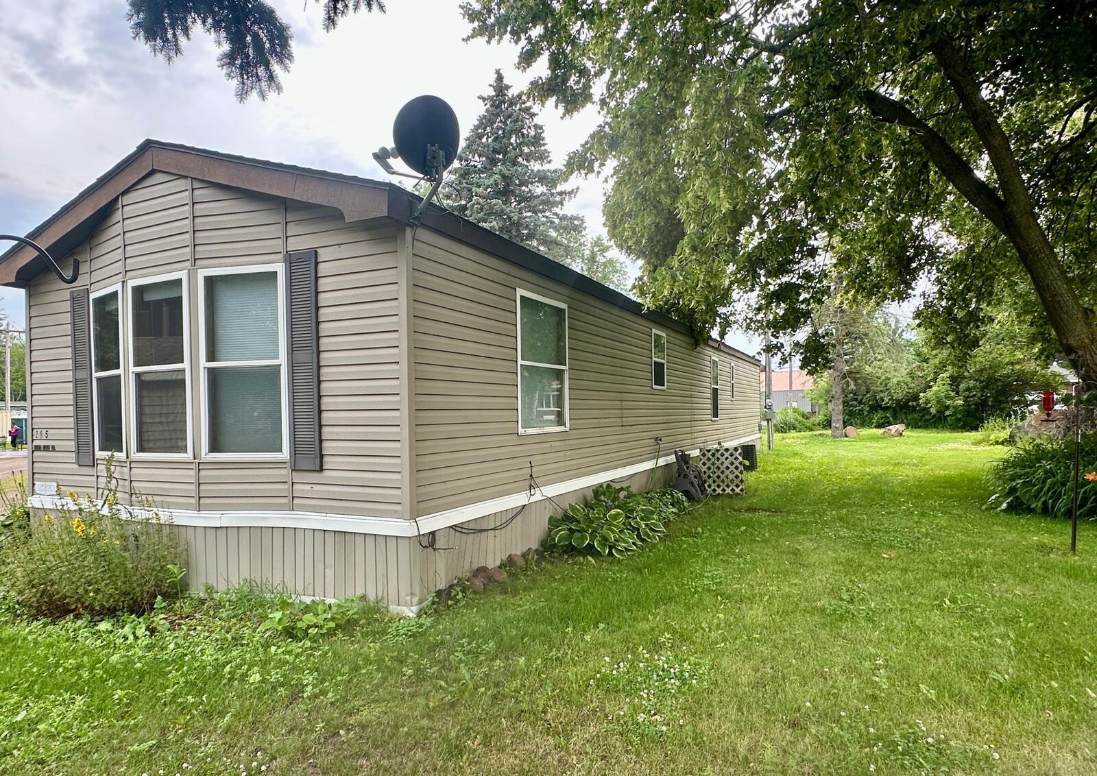 Property Photo:  215 Lake Street E  MN 56342 