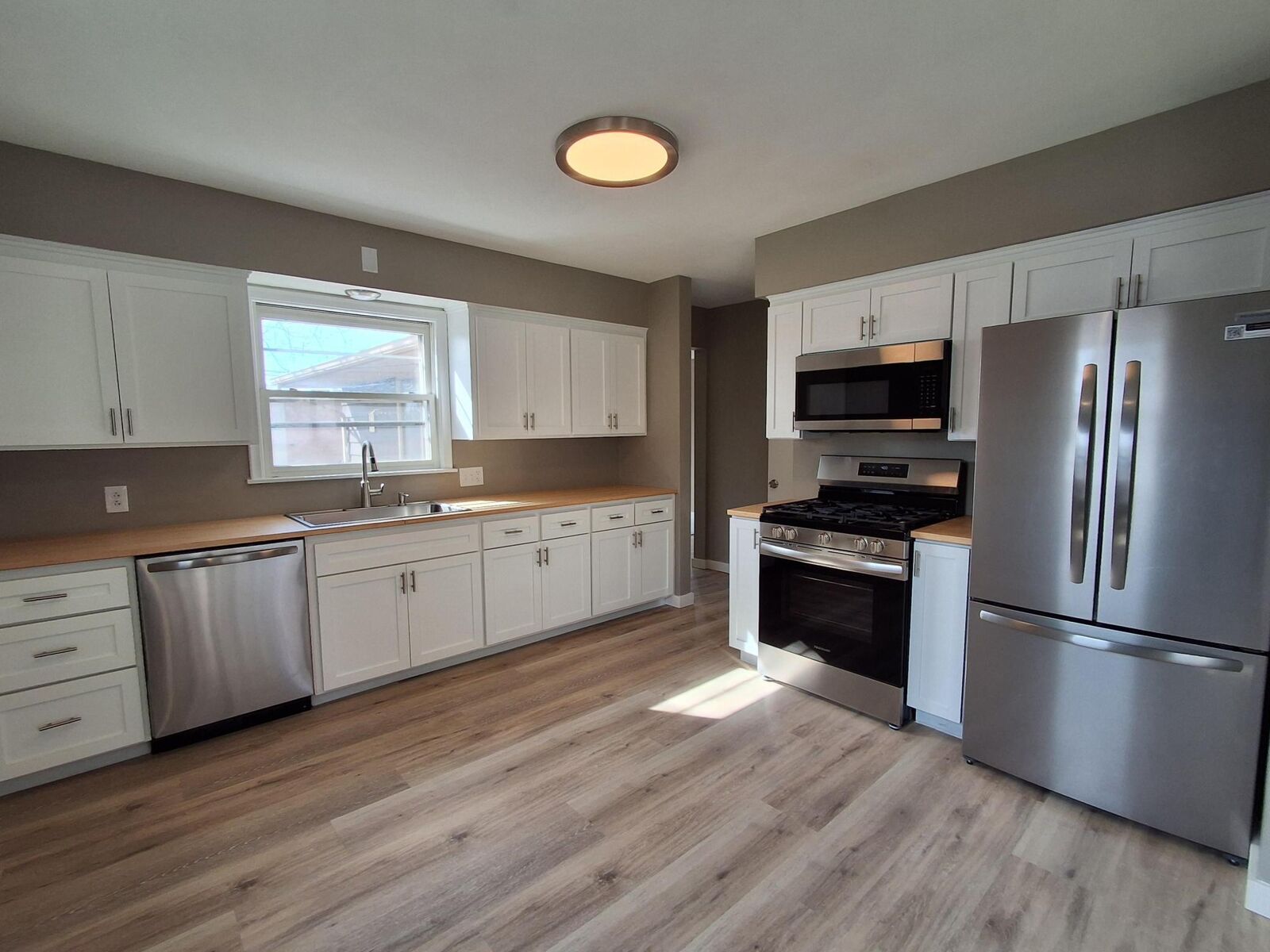 Property Photo:  3649 Regent Avenue N  MN 55422 