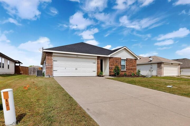 Property Photo:  124 Sandlewood Drive  TX 75160 