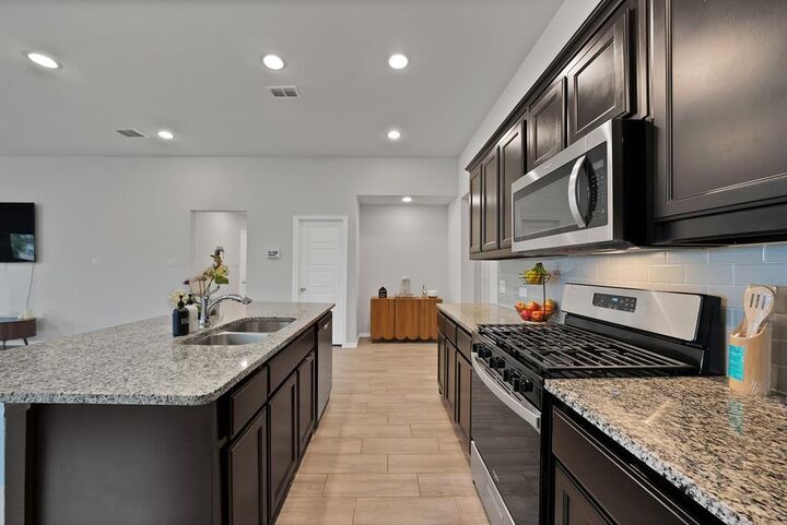 Property Photo:  340 Freestall Drive  TX 76065 