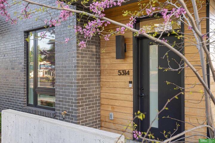 Property Photo:  5314 Elmwood Plaza  NE 68106 