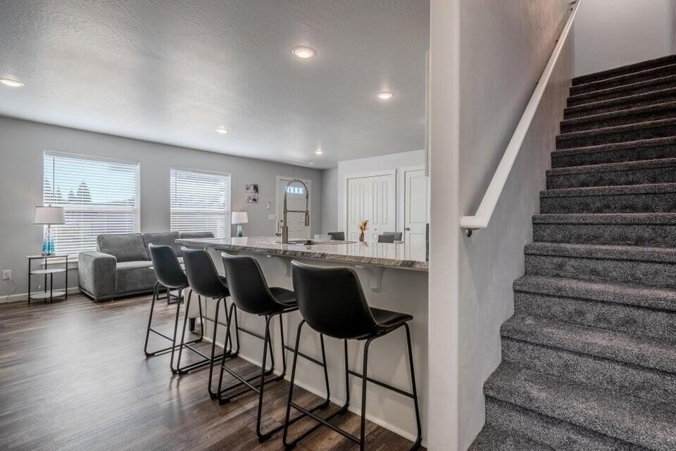 Property Photo:  7881 Houston Loop  OR 97503 