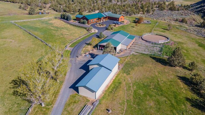 Property Photo:  10000 SW Lyons Drive  OR 97734 