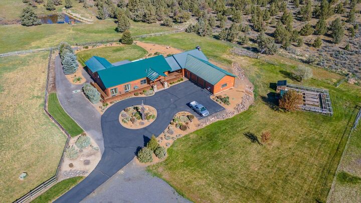 Property Photo: 10000 SW Lyons Drive OR 97734
