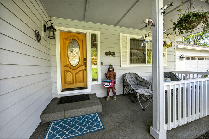 Property Photo:  221 Lauer Way  OR 97526 