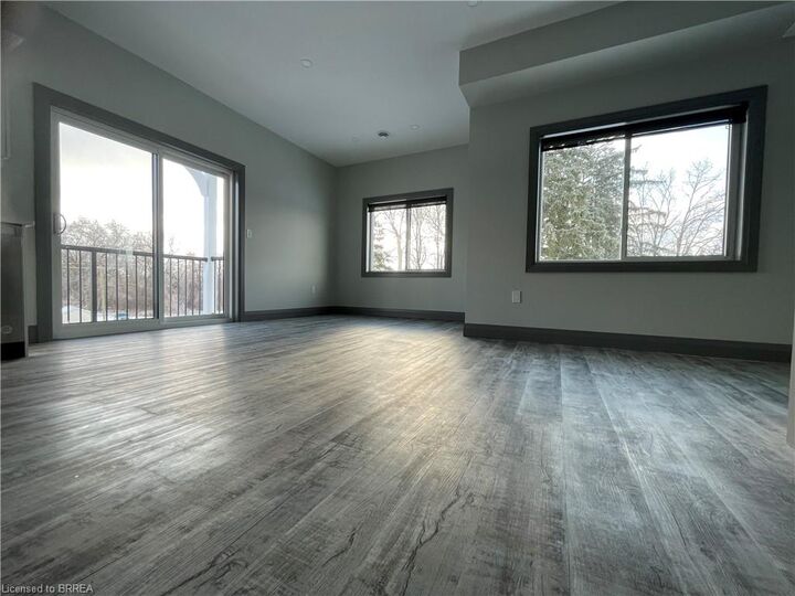 Property Photo: 600 Norfolk Street 302 ON N3Y 0H5