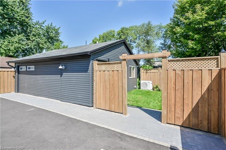 Property Photo: 43 Mahony Avenue 3 ON L8H 3C3