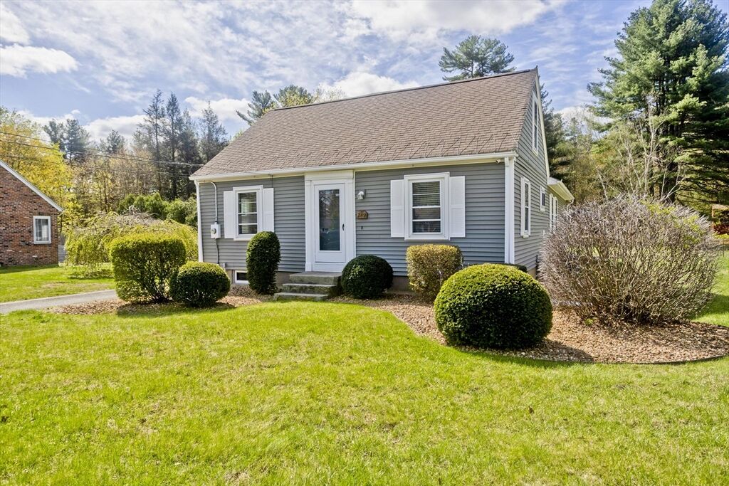 Property Photo: 289 Holyoke Rd MA 01085