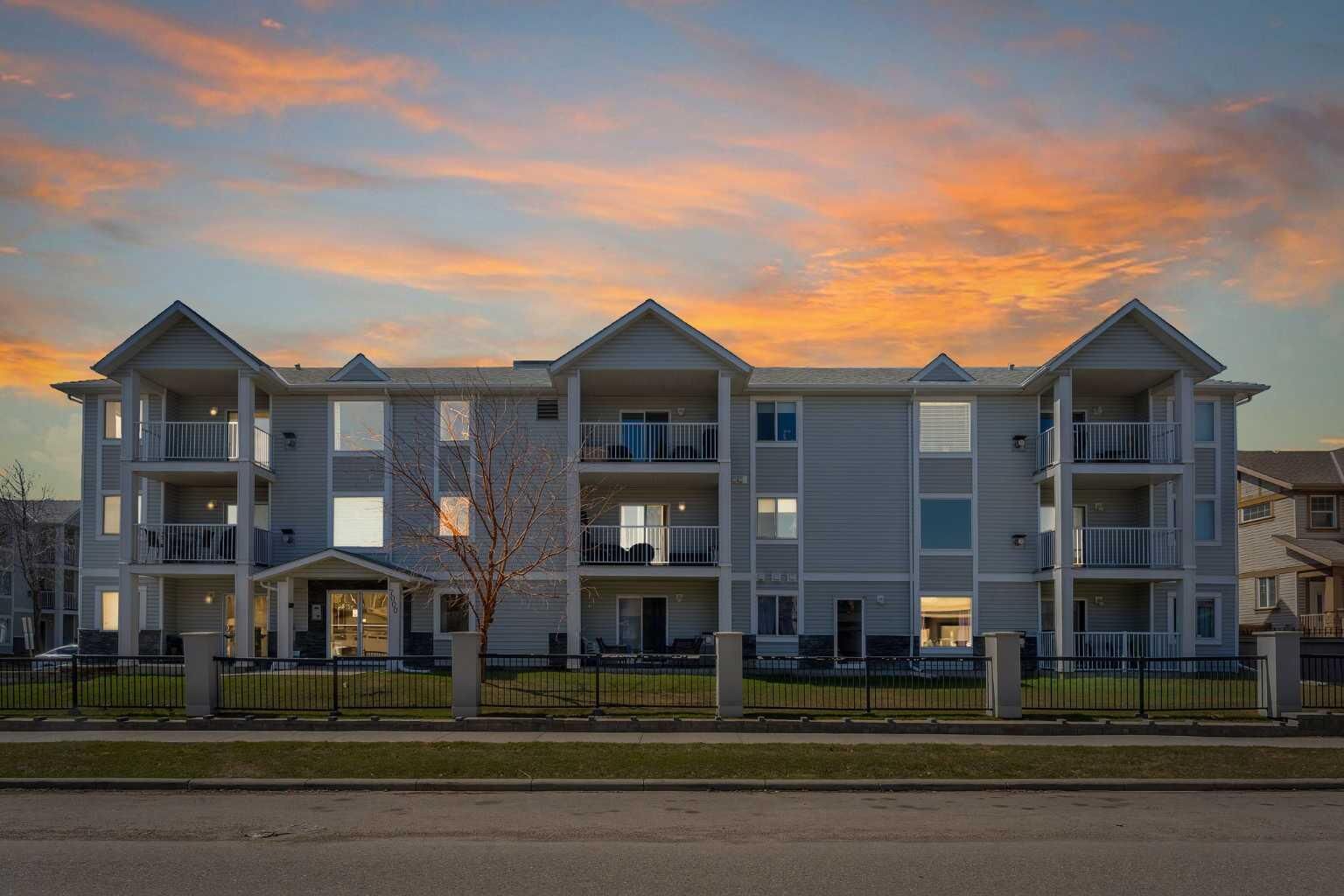 Property Photo: 7106 Valleyview Park SE 106 AB T2B 3R6