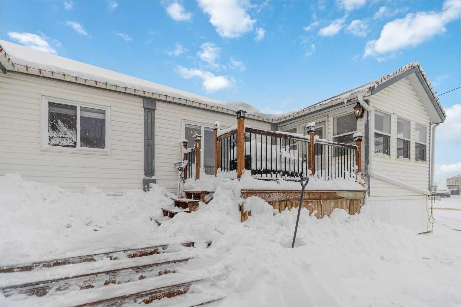 Property Photo:  101 Granite Street  AB T9H 4Y2 