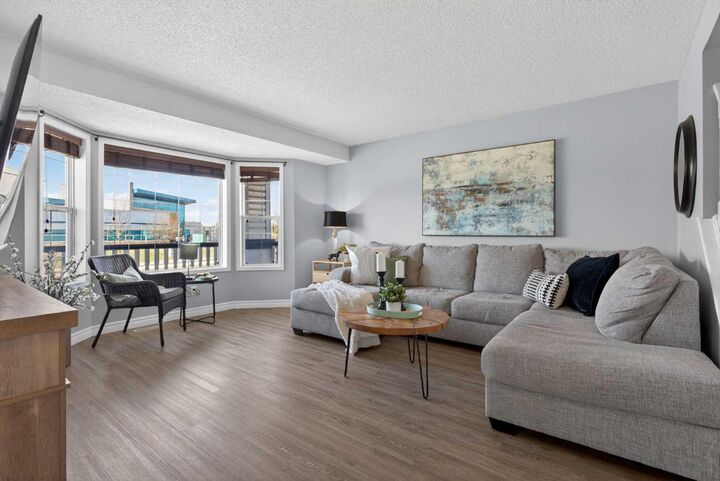 Photo de la propriété:  14744 Mt McKenzie Drive SE  AB T2Z 2V1 