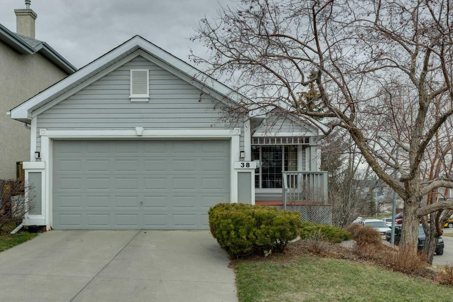 Photo de la propriété:  38 Citadel Peak Circle NW  AB T3G 4E8 