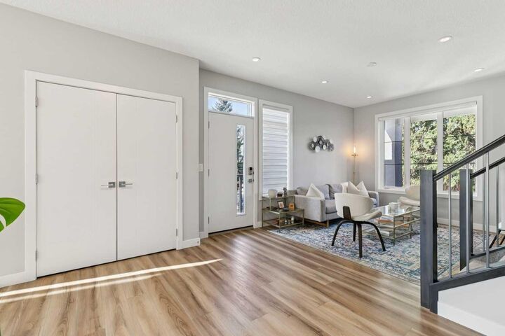 Property Photo:  1710 28 Avenue SW 21  AB T2T 1J6 