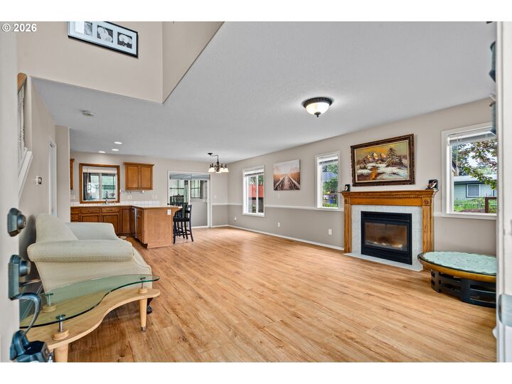 Property Photo:  6608 SE Ogden St  OR 97206 