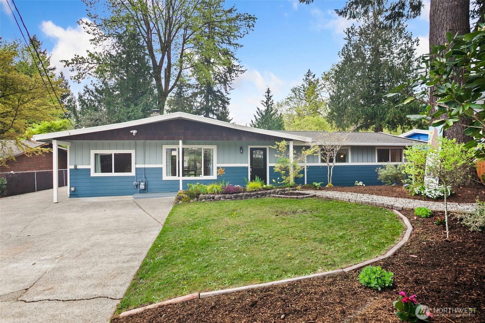 Property Photo: 18445 SE 135th Street WA 98059