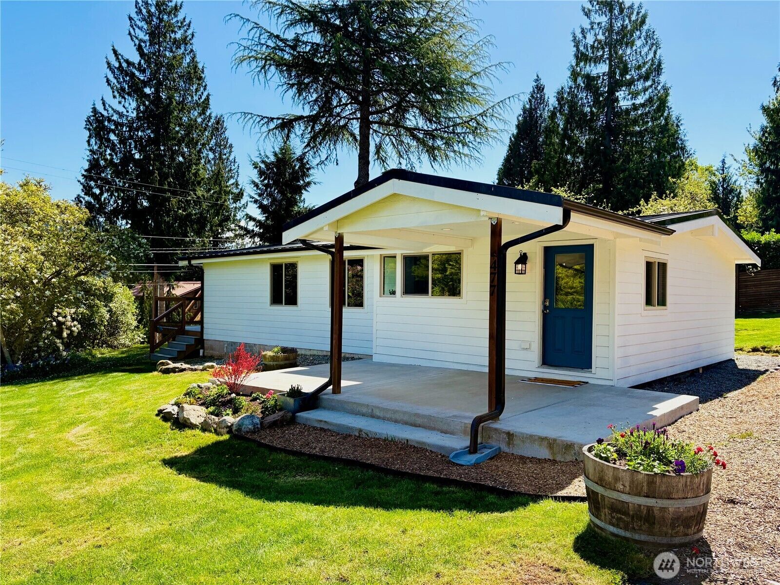 Property Photo:  477 W  Lake Samish Drive  WA 98229 