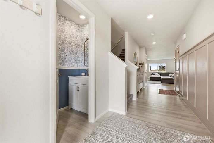 Property Photo:  19805  136th Avenue E  WA 98338 