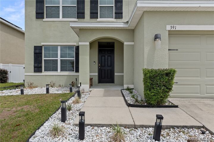 Property Photo: 391 W Salinger Lane FL 34465