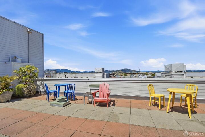 Property Photo:  690 Chestnut Street 409  CA 94133 