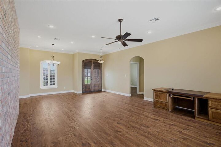 Property Photo:  2335 Gracie Dr Drive  LA 70611 