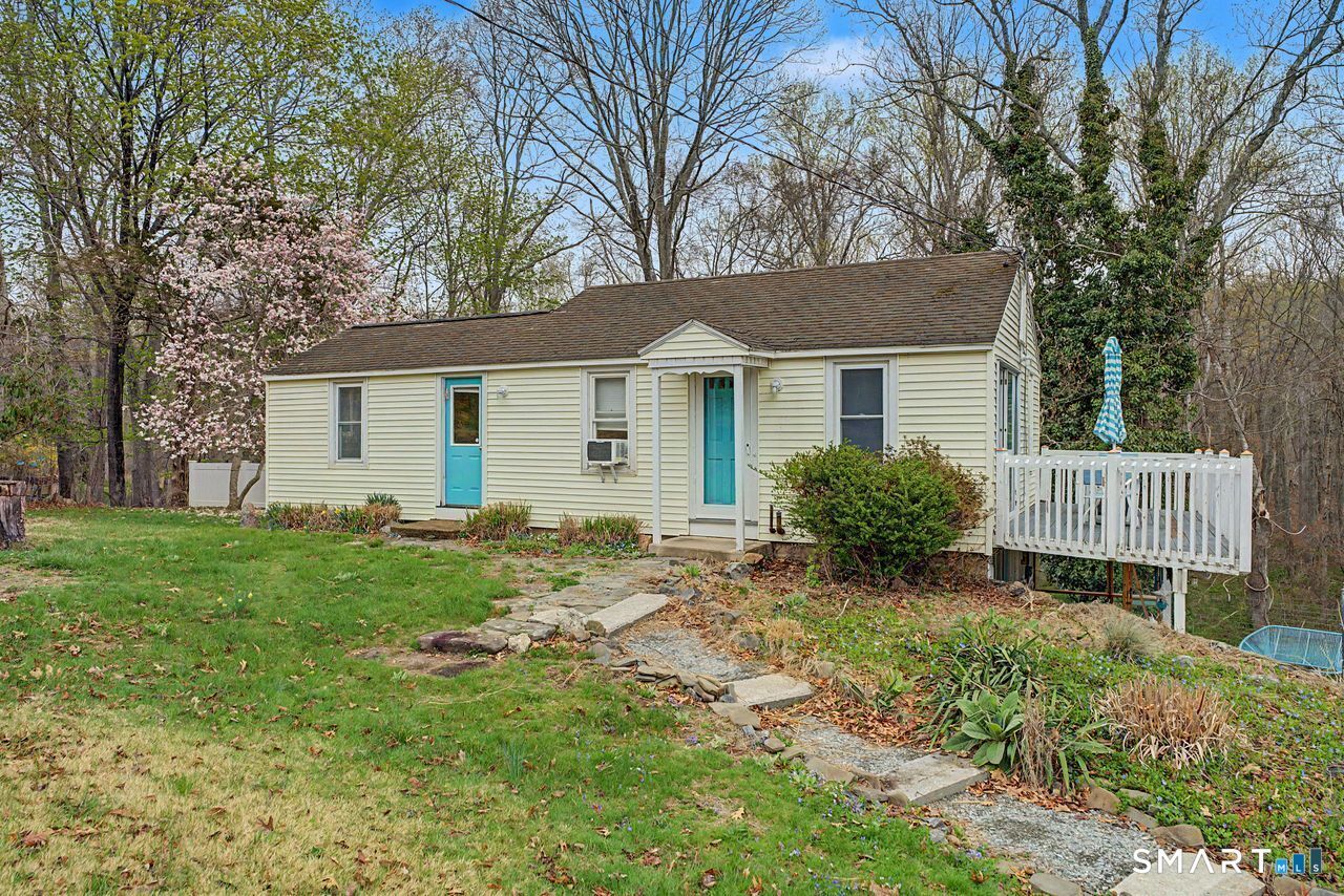 Property Photo: 70 Browns Lane CT 06371