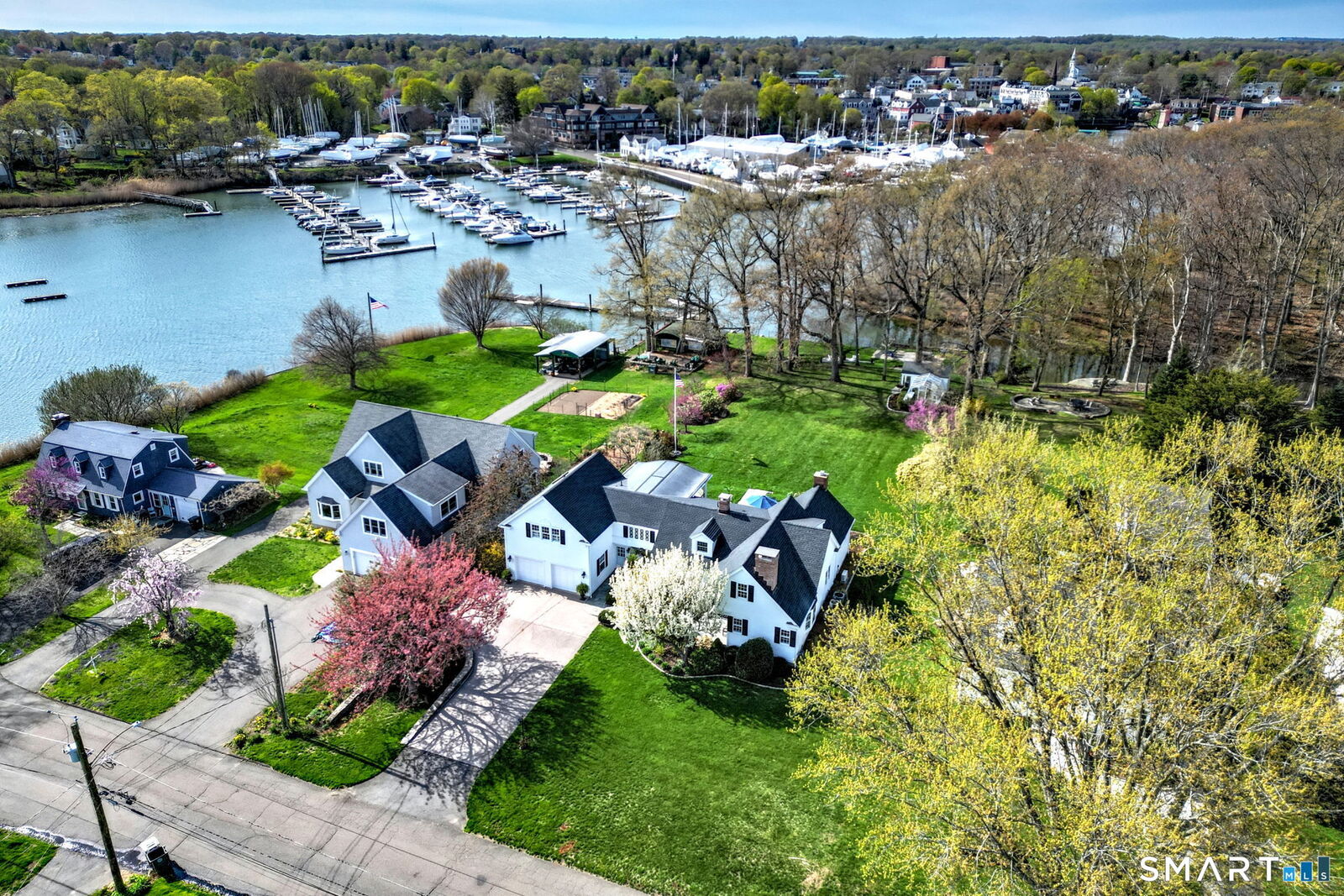 Property Photo:  77 Carrington Avenue  CT 06460 